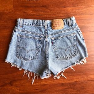 VTG 550 Levi’s high waisted denim shorts